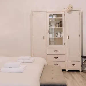 Wenceslas Square / Main Station - New Studio***** Apartment